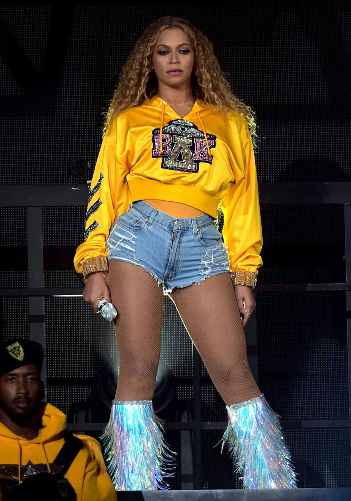 Beyonce best outfits hotsell